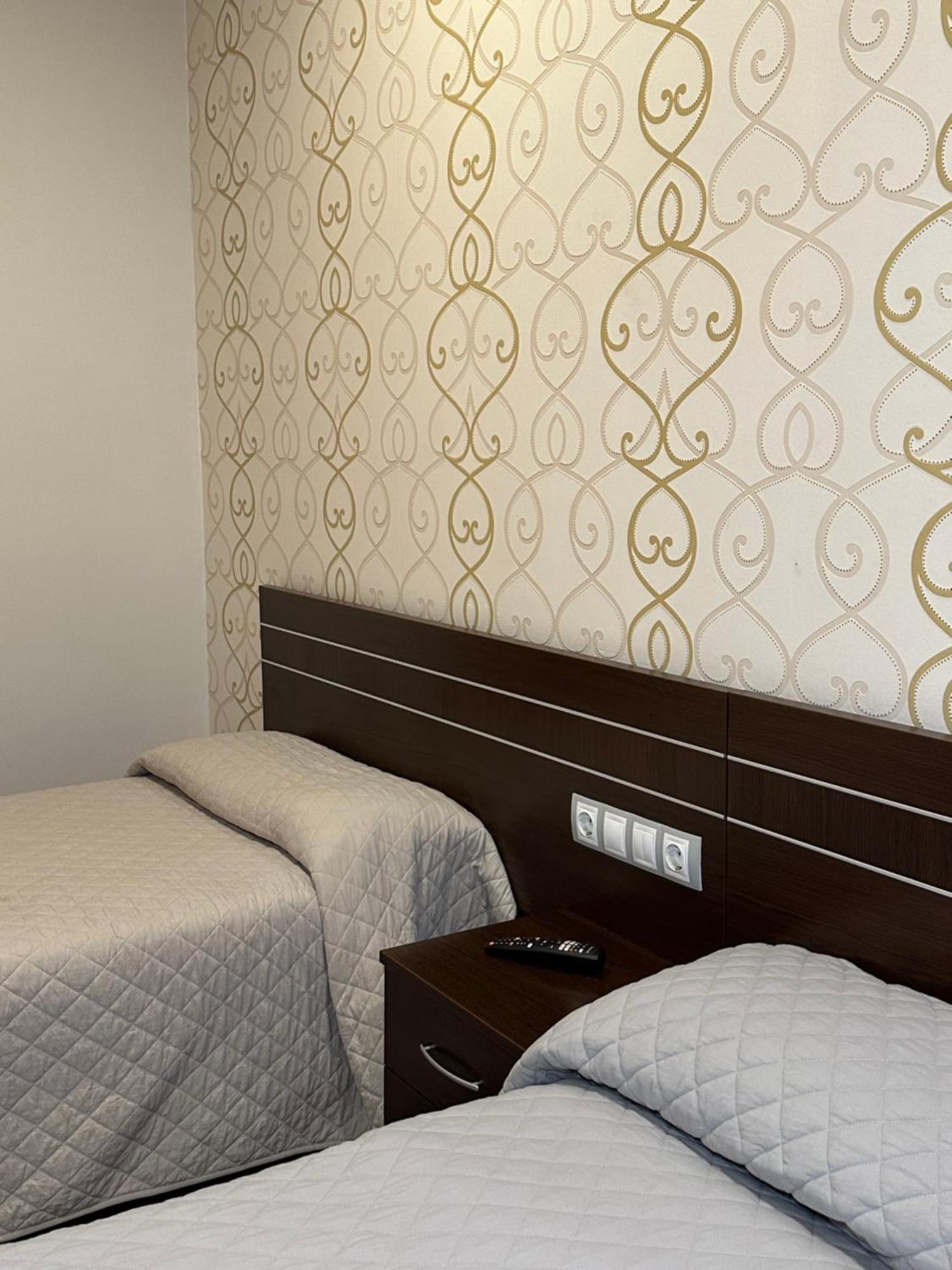 Hostal Venecia Monzón المظهر الخارجي الصورة